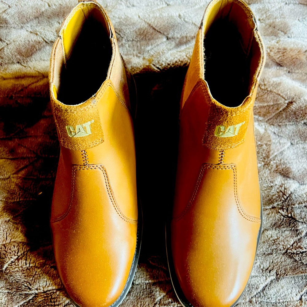 CAT boots